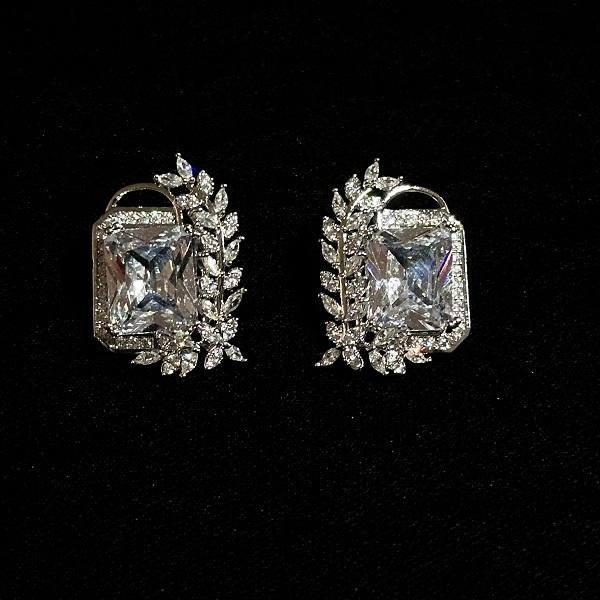 Ear Stud OKST0018